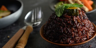 Pirinač sa bojom vatrometa: Crveni pirinač za energiju i zdravlje