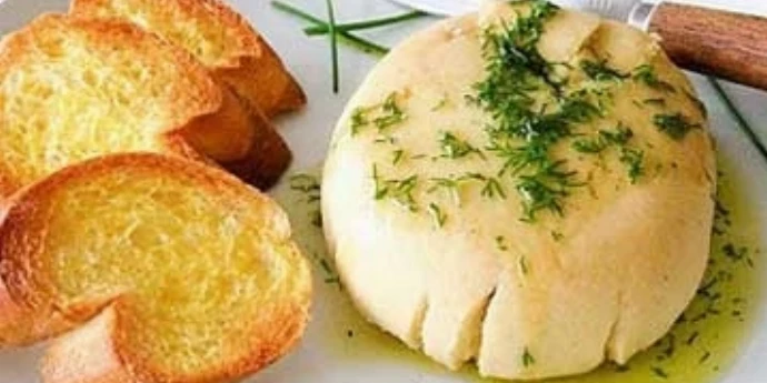 Veganski zapečeni sir od badema