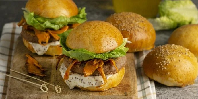 Burgeri sa pirinčem, pasuljem  i orasima