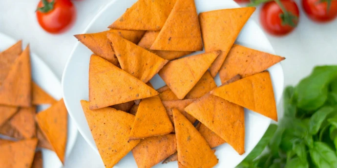 Čips od sočiva, paradajza i bosiljka (bez glutena)