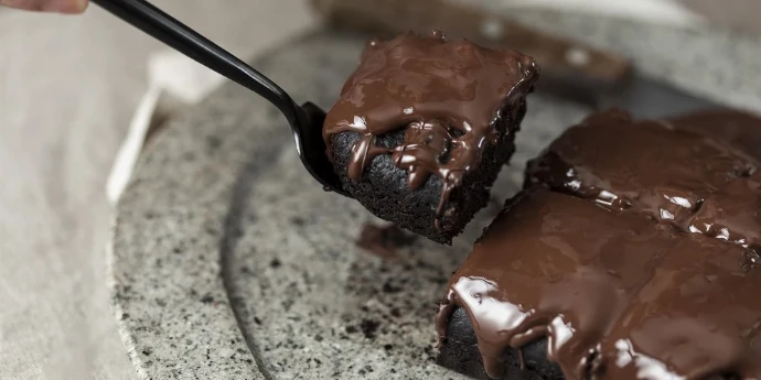 Čokoladna torta i glazura sa kokosovim uljem