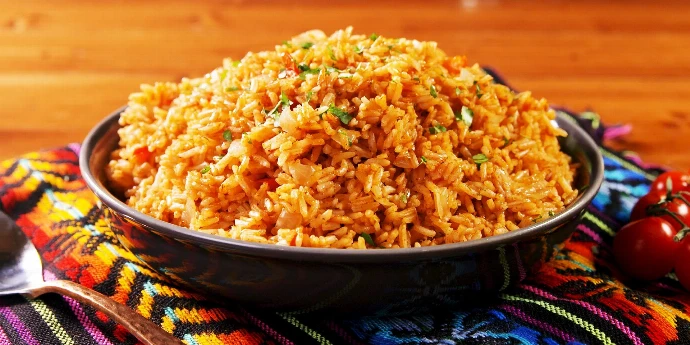 Crveni pirinač i paradajz (za 4 osobe)