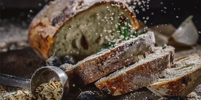 Domaći mediteranski hleb sa maslinama