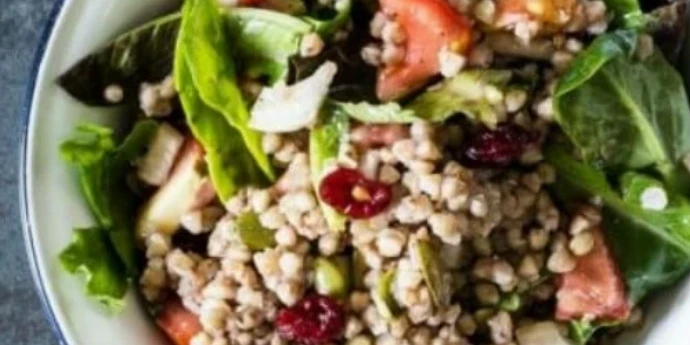 Heljdina salata za dve osobe