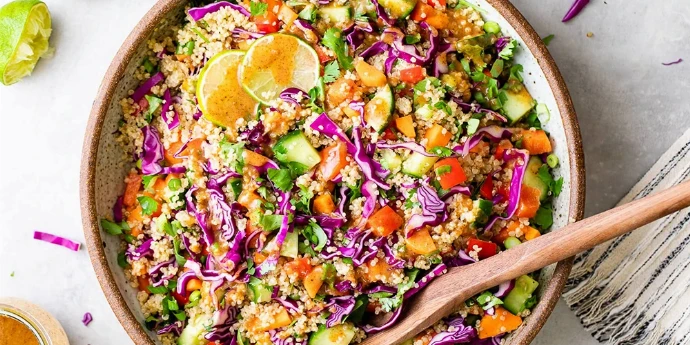 Hrskava tajlandska salata od kinoe