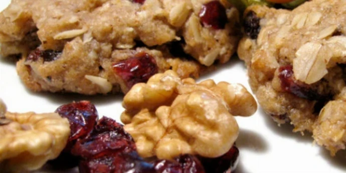 Keksi od ovsenih pahuljica, lana i brusnica (bez glutena)