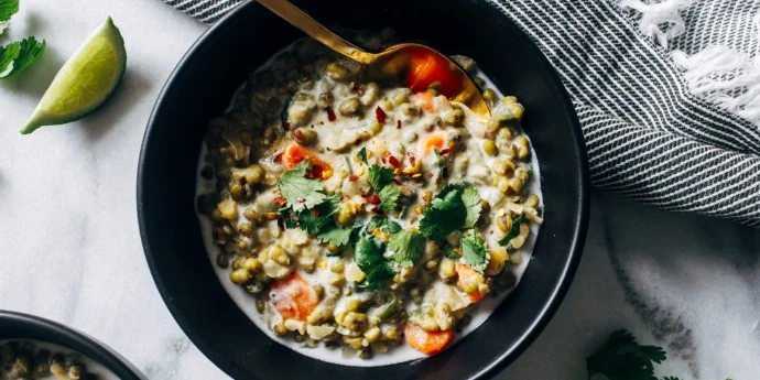 Kremasta čorbica od mungo pasulja i kokosovog mleka