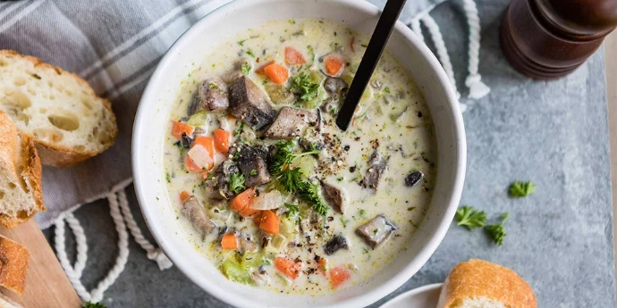 Kremasta supa od integralnog pirinča i portobelo pečuraka