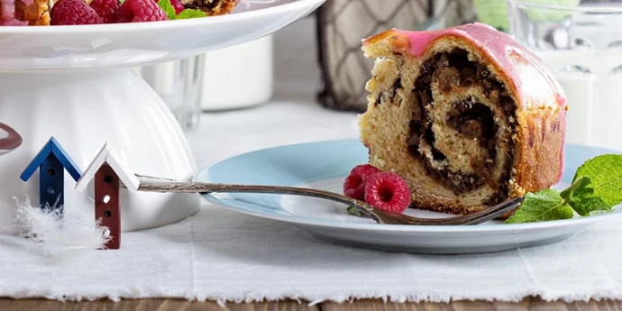 Sladak hleb sa suvim grožđem