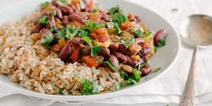 Slastan crveni pasulj i pirinač