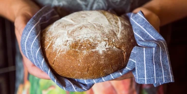 Zdrav hleb recept sa ražanim i speltinim brašnom – uz pivski kvasac i fermentaciju preko noći