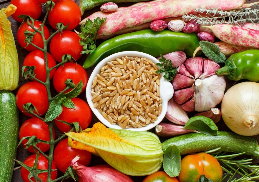 Ishrana kod herpesa zostera – šta jesti za brži oporavak?