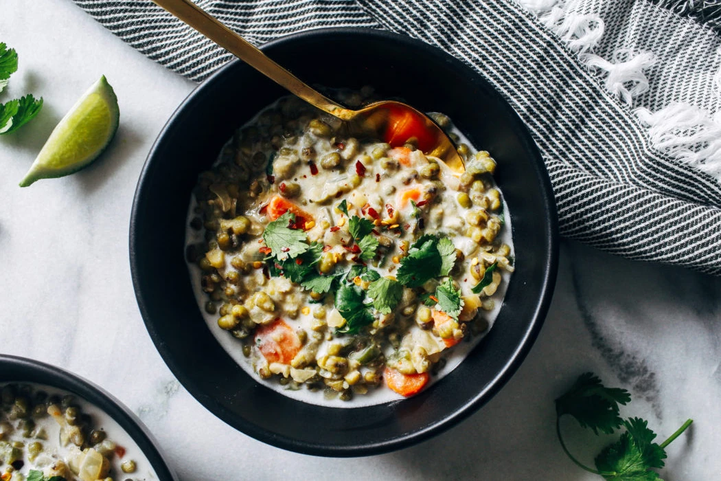 Kremasta čorbica od mungo pasulja i kokosovog mleka