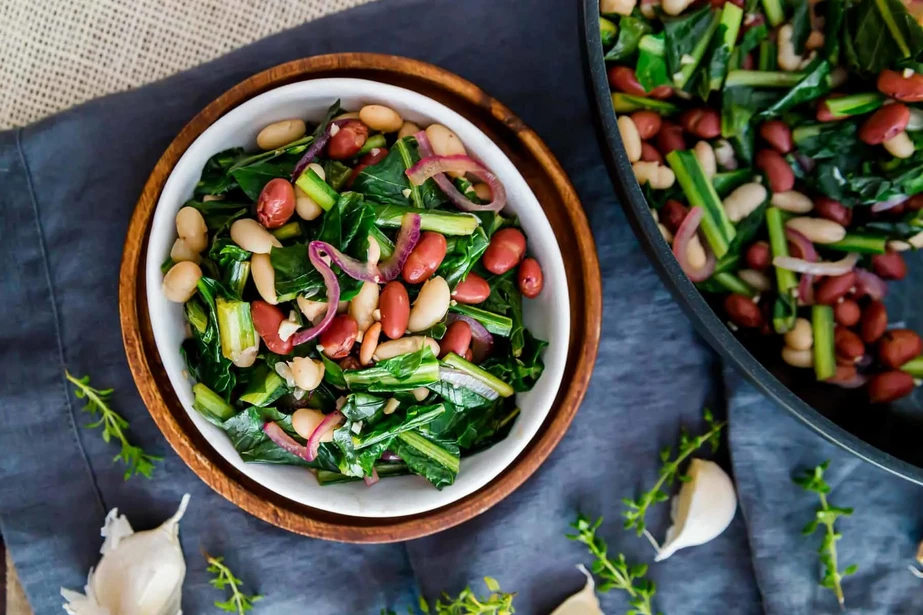 Maslačak i azuki pasulj kao salata (bez glutena)
