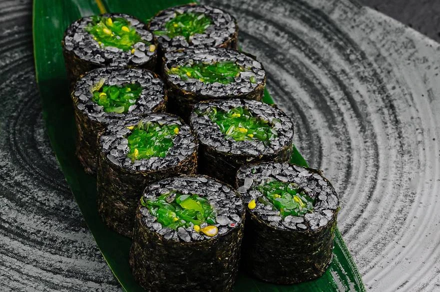 Suši napravljen od nori algi